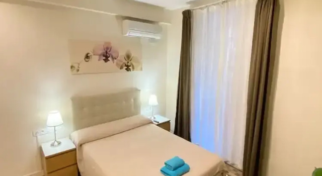 Трёхместный номер Standard с балконом Balmes rooms