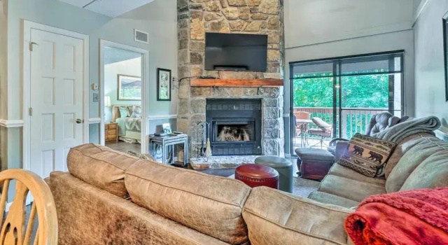 Апартаменты с 3 комнатами с балконом Cozy Gatlinburg Condo ~ 2 Mi to National Park!