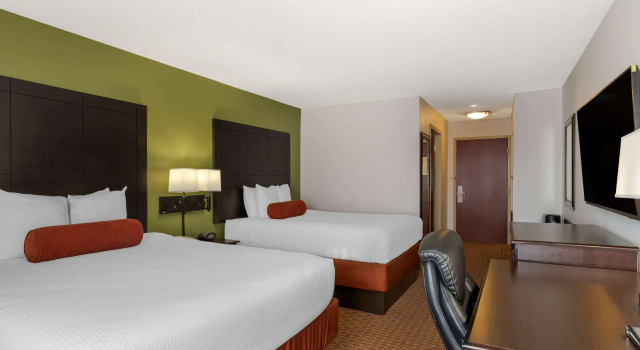 Четырёхместный номер Standard Best Western Plus Hopewell Inn