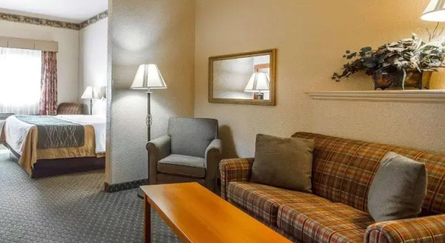 Номер Standard с балконом Comfort Inn & Suites Ukiah Mendocino County