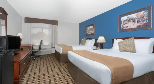 Четырёхместный люкс Baymont by Wyndham La Crosse/Onalaska