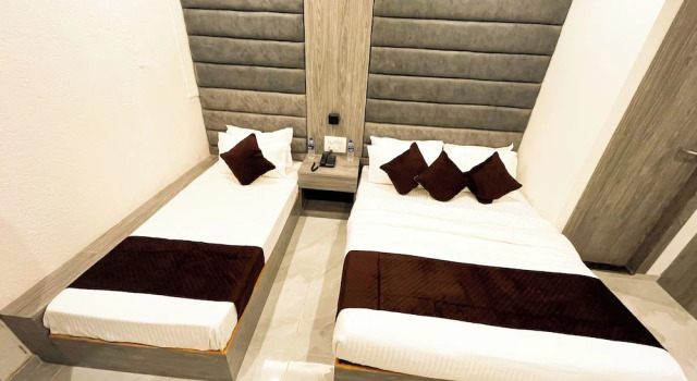 Трёхместный номер Standard Hotel Grand Executive