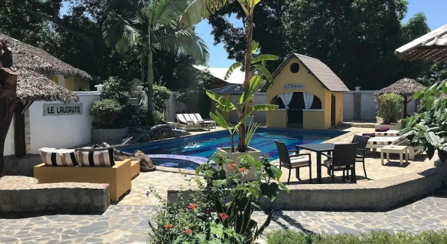 Wonderful Poolside Bungalow Perfect for 2 People, Réserver Maison de vacances Villas à Diana, Villa