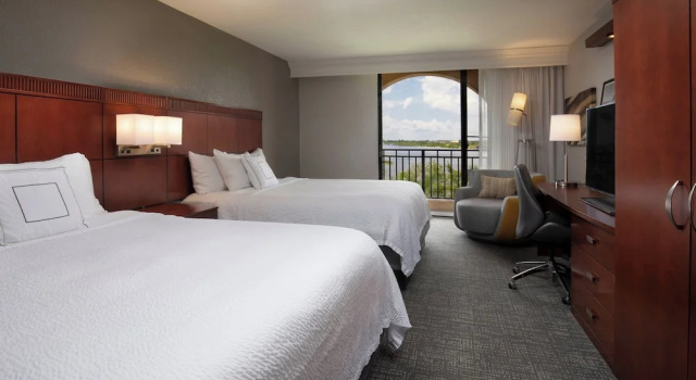 Четырёхместный номер Standard с видом на реку Courtyard by Marriott Bradenton Sarasota/Riverfront