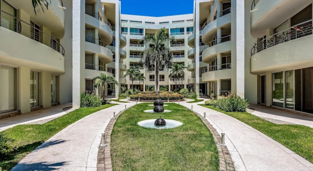 2nd-floor Condo With Private Balcony, On-site Pool & Billiards, Забронировать Апартаменты/квартира Апартаменты Наярит, Апартаменты/квартира