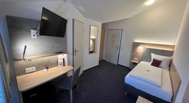 Parkhotel Obertshausen, Забронировать Отель Отели земли Гессена 3 звезды, 3*