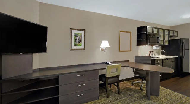 Люкс Standard Candlewood Suites Sumter by IHG