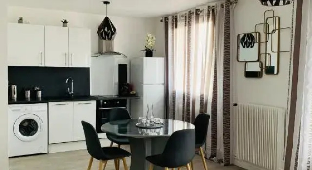 Апартаменты APPARTEMENT COEUR de ROANNE