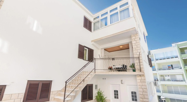 Apartment Holiday, Забронировать Апартаменты/квартира Апартаменты Макарска, рядом с Набережная Рива (Макарска), Апартаменты/квартира
