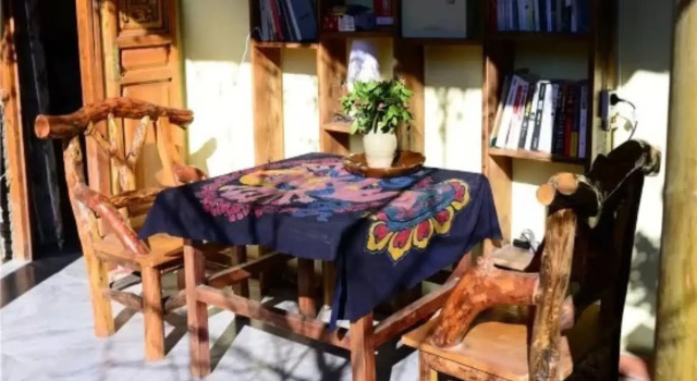 Lijiang Qingjing Inn, Забронировать Отель Лицзян Юньнань, рядом с Улица Сквер-стрит Древнего города Даянь