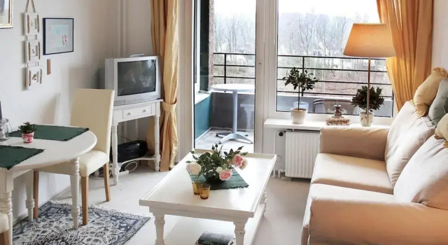 Апартаменты Sea View Apartment in Glücksburg with Balcony near Sea Beach