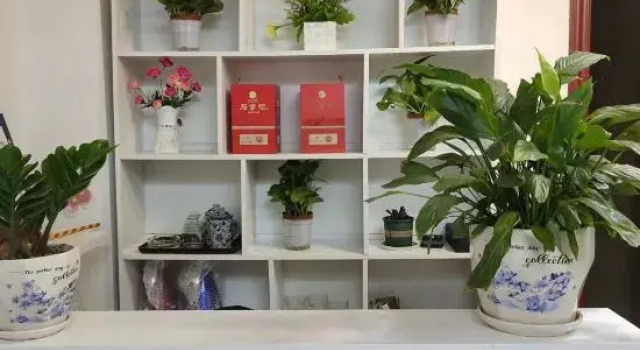 Qingya Guesthouse, Book Hotel Hoteller i Sichuan med parkering, Parkering