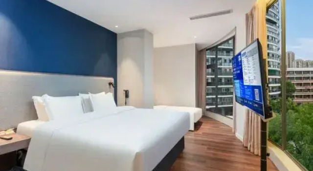 Полулюкс Holiday Inn Express Yichang Riverside by IHG