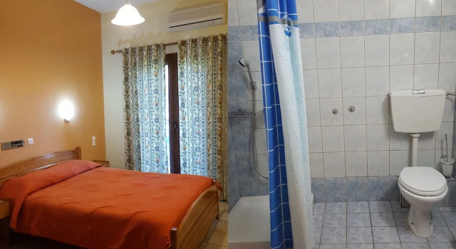 Двухместный номер Standard с балконом Spanias Hotel