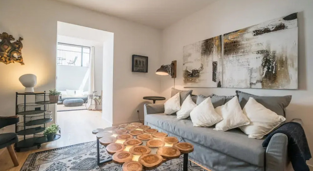 Gulbenkian 2 bedroom with Private Garden, Забронировать Отель Бизнес-отели Лиссабона, рядом с Пикуаш, 4* 5*