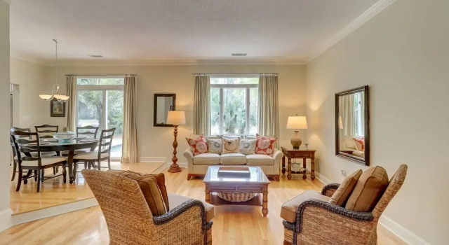 71 Gloucester Road, Забронировать Дом для отпуска Хилтон-Хед-Айленд Lowcountry, рядом с Торгово-развлекательный центр The Village at Wexford