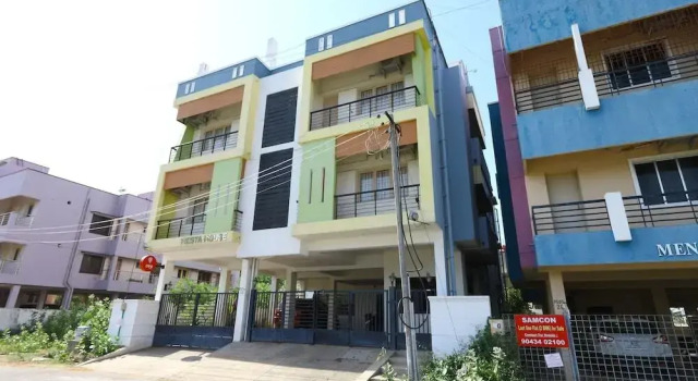 Hotel Fiesta House By OYO Rooms