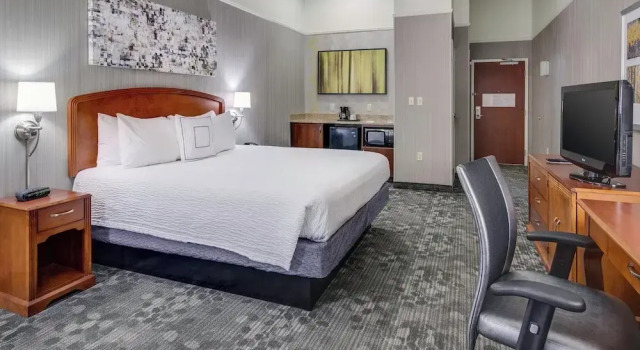 Двухместный номер Standard с балконом Courtyard by Marriott Providence Warwick