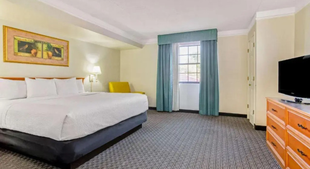 Люкс La Quinta by Wyndham St Petersburg-Clearwater