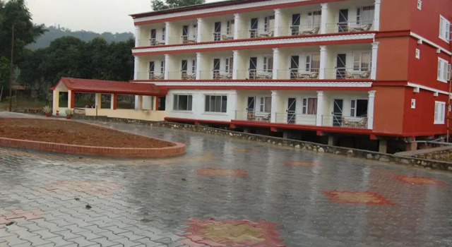 Regal Hetauda Resort Pvt Ltd, Забронировать Курортный отель Отели провинции Мадхеш с парковкой, Парковка