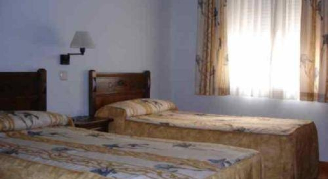 Cruz Verde Hostal, Varaa Hotelli Hotellit Madridin maakunta pysäköinnillä, Pysäköinti