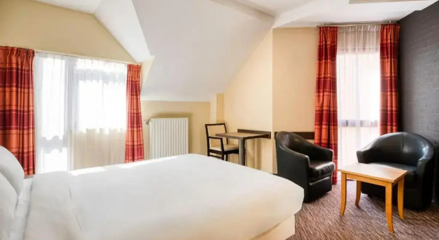Трёхместный номер Standard B&B HOTEL Mons Centre