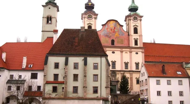 Апартаменты Steyr City Apartment mit 2 Schlafzimmer