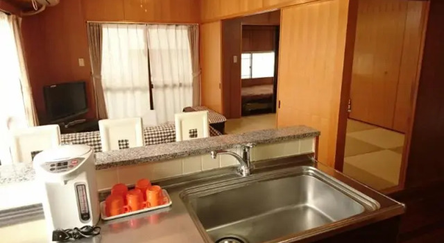 Трёхместный номер Deluxe Kokusai Towns Inn