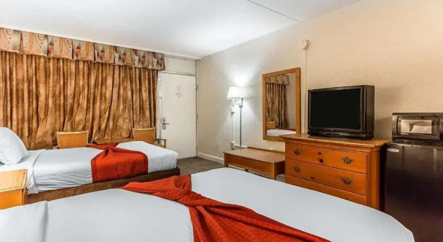Четырёхместный номер Standard South Bay INN