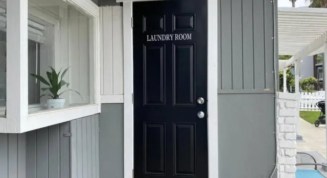 Steps To The Beach, Main Street and Pacific City - 2BR, Забронировать Отель Хантингтон-Бич Beach Cities Orange County, рядом с Huntington Beach State Park