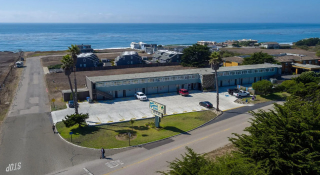 Кровать в общем номере Sea Breeze Inn - San Simeon