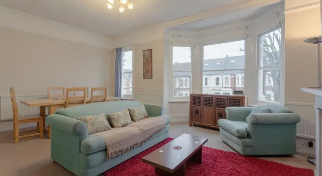 Lovely, Bright 3 Bed with Large Bedrooms, Забронировать Отель Отели Англии 3 звезды, 3*