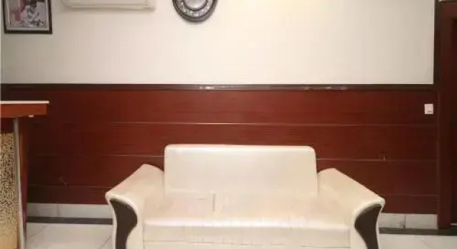 OYO 7831 Hotel King's, Забронировать Отель Рохтак штат Харьяна