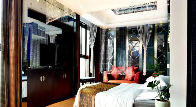 Mianyang Liangyuan Sanguo Culture Hotel