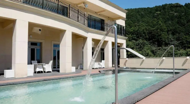 熱海スパ＆リゾート, Boek Hotel Hotels in Tokai met parkeren, Parkeren