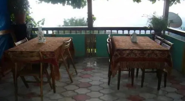 Tsitso & Soso Guesthouse, Prenota Affittacamere Hotel a Kakheti con parcheggio, Parcheggio