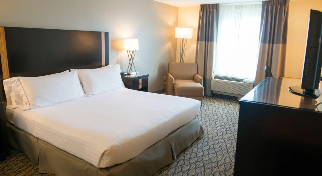 Двухместный номер Standard Holiday Inn Express Hotel & Suites Chanhassen by IHG