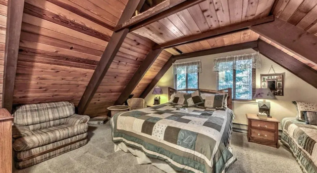 1207s Cabin In The Pines 3 Bedroom Chalet by RedAwning