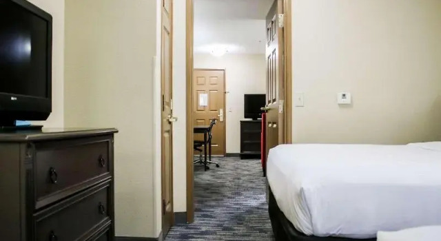 Четырёхместный люкс Country Inn & Suites by Radisson, Richmond West at I-64, VA