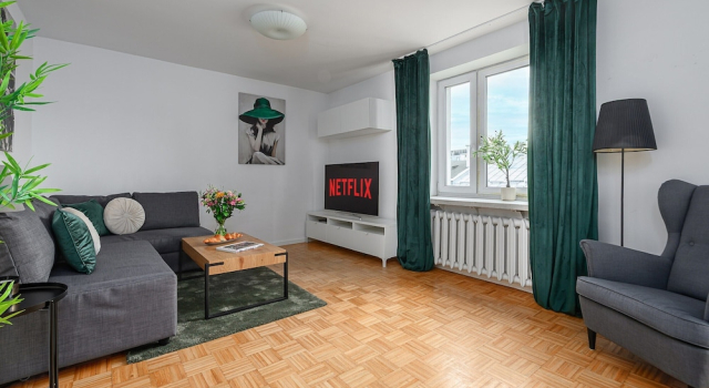 Cozy Apartment with balcony near Museum, Забронировать Апартаменты/квартира Отели Варшавы с парковкой, рядом с ОРКО Тауэр, Парковка