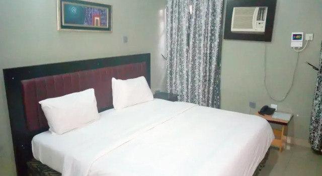 De Royal Legacy Hotel and Suites, Book Hotel Hoteller i Umuahia med parkering, Parkering
