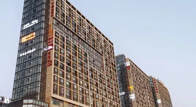 Kunming Yunman Impression Hotel, Rezerwuj Hotel Hotele w Kunming z parkingiem, Parking
