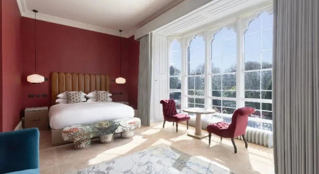 Полулюкс Standard JA Mar Hall Glasgow Scotland