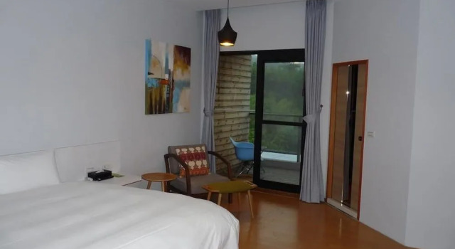 Xi Tou in Sunny Day Inn, จอง ที่พักพร้อมอาหารเช้า Lugu Nantou