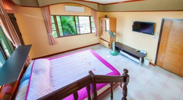 Yellow Villa With Pool In Rawai