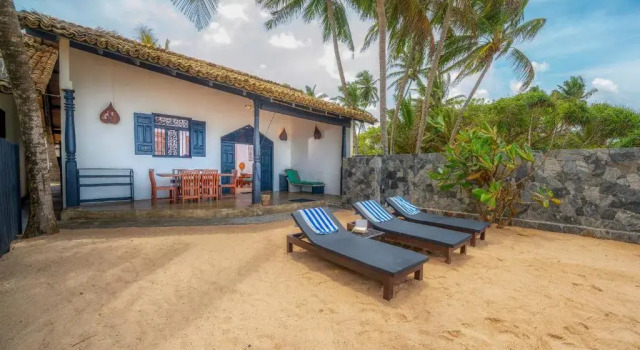 Вилла рядом с пляжем Blue Parrot Beach Villa with privat swimming pool