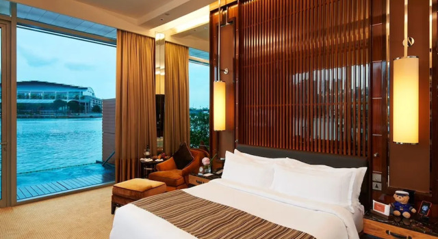 Двухместный номер Premier с видом на залив The Fullerton Bay Hotel Singapore