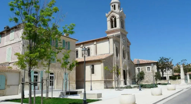 Вилла Vacation rental in the Alpilles, Provence, close to the village center - Beautiful view -Air conditionning Heated pool and spa - sleeps 8