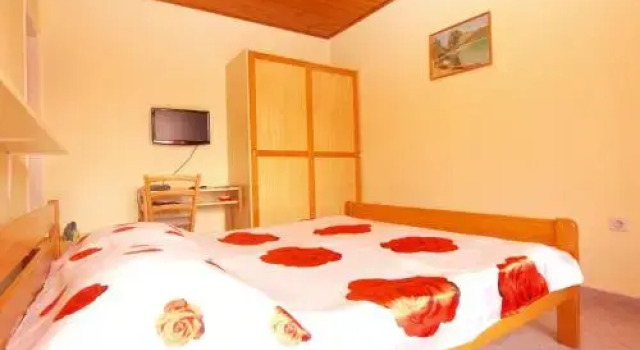 Apartments Luciano 1576, Забронировать Апартаменты/квартира Отели Лижнян с парковкой, Парковка