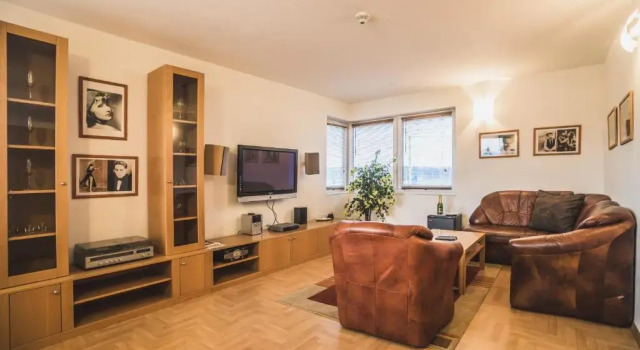 Четырёхместный номер Standard с балконом Hotel Muza